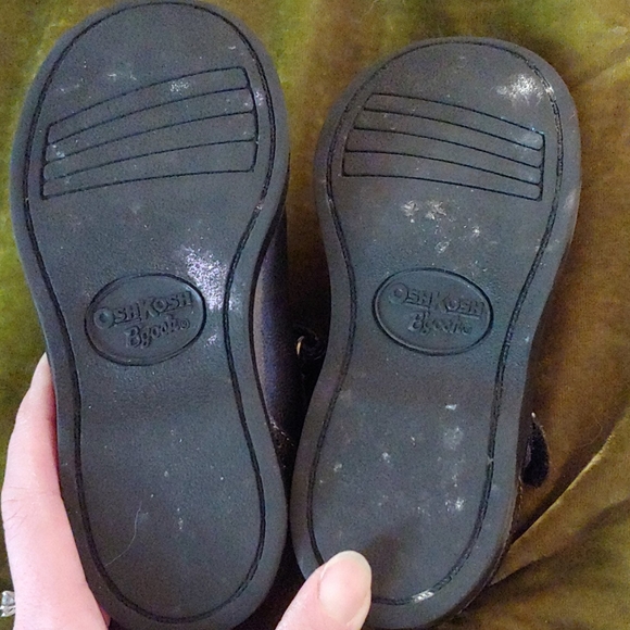 Osh Kosh Patent Leather Mary Janes - Picture 5 of 5